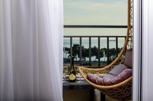 Un balcón o terraza en Alpha Neo