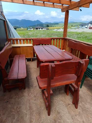 Cozy Tiny Cabin Meadow