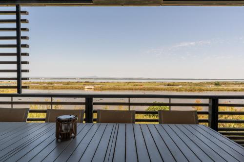 immeuble haut standing avec vue étang et parking