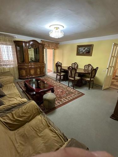 Svetainės erdvė apgyvendinimo įstaigoje Aghayan Apartment