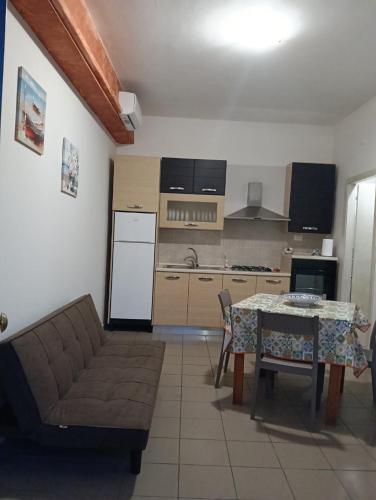 Η κουζίνα ή μικρή κουζίνα στο Deliziosa House - Schiavonea