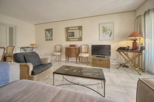 REF 1514 - Apartment with unobstructed view to rent