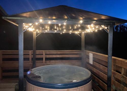 Φωτογραφία από το άλμπουμ του Longnor Wood Holiday Park σε Longnor