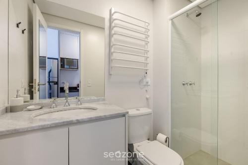 Koupelna v ubytování Estadia confortável e completa no Centro de Curitiba - ECL