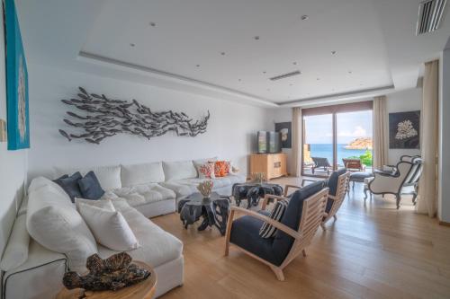 Ruang duduk di Villa Danae by Elounda Island View Villas