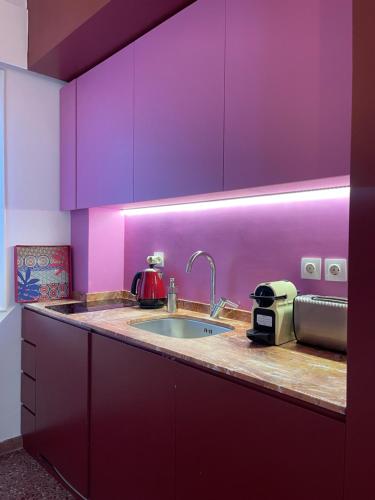 Colorful Apartment Close to the Acropolis