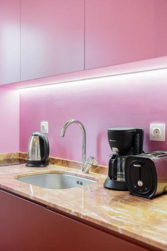 Colorful Apartment Close to the Acropolis