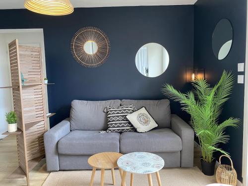 Bel appartement avec piscine et vue bateaux