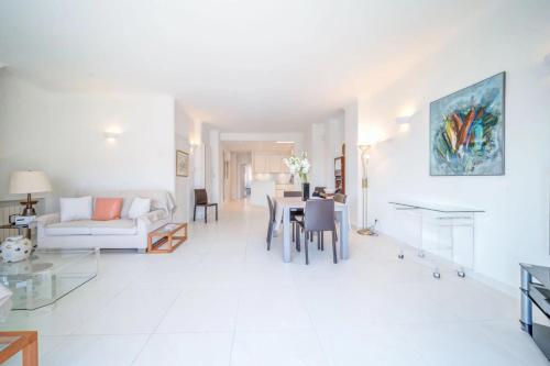 REF 774 - Cannes Old Port - Sea view partment for rent