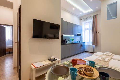 City Center Paulay Ede Street 1BR Apartment