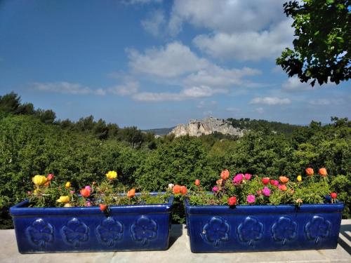Photo de la galerie de l'établissement Mas provençal climatisé piscine à débordement pleine nature près de Bandol, Sanary, Cassis, le Castellet, à Évenos