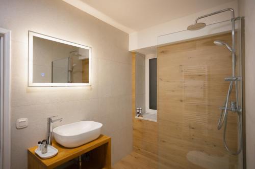L Square, Luxurious Landmark apartment