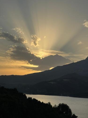 Photo de la galerie de l'établissement Appartement dans Chalet Savines, à Savines