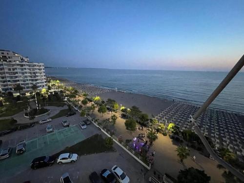 Shengjin Seaside Apartment Top floor