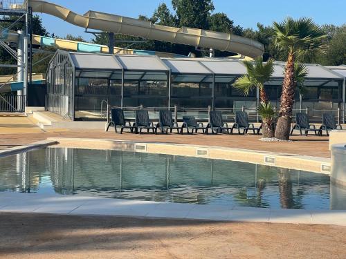 Photo de la galerie de l'établissement Lac Aureilhan et Mimizan plages, Mobil H 3 chambres, 6 personnes climatisé, à Aureilhan