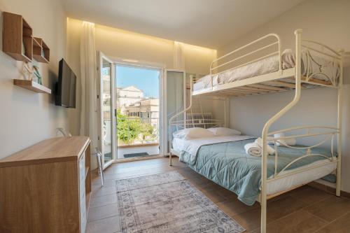 Chic Corfu Town Apt by Marietta
