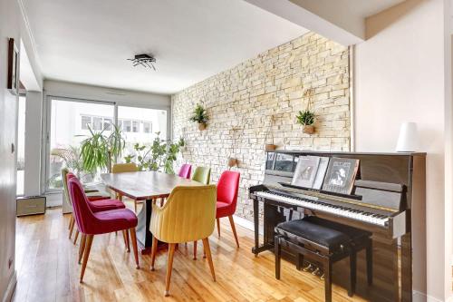 Photo de la galerie de l'établissement Prestige Famille 6p in Paris and Terrasse 80m2, à Paris