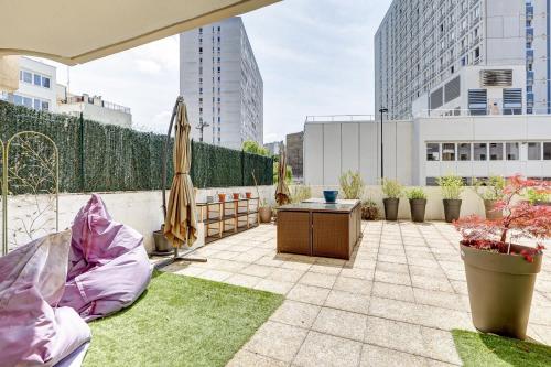 Photo de la galerie de l'établissement Prestige Famille 6p in Paris and Terrasse 80m2, à Paris