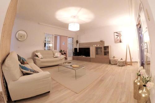 Spacious villa 500 m from the sea! Playa Del Duque