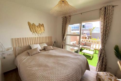 Spacious villa 500 m from the sea! Playa Del Duque