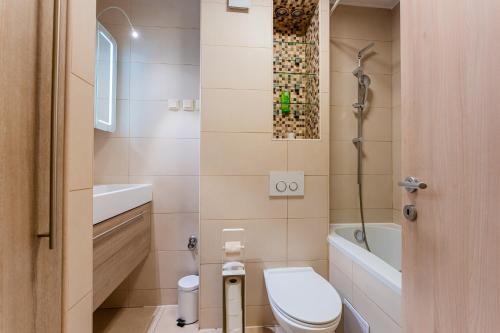 Flexible SelfCheckIns 111 - Zagreb - Parking - 2 Bedrooms - Loggia
