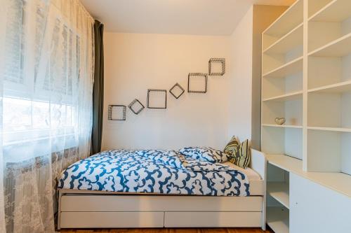 Flexible SelfCheckIns 111 - Zagreb - Parking - 2 Bedrooms - Loggia