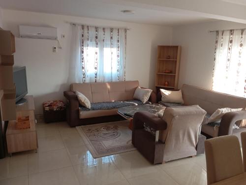 Gallery image of Nejla apartmani in Burtaiši