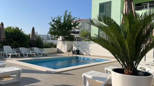 Apartments with sea view & swimming pool at Čiovo - Villa Amaris