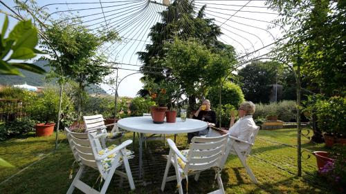 Κήπος έξω από το Hotel Garden