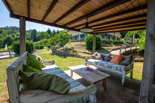 Gallery image of 211B - Appartamento Acacia, Terrazza Giardino e Piscina in Carro