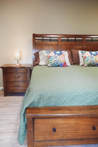 Katil atau katil-katil dalam bilik di Lakeshore Lodging Apartment E