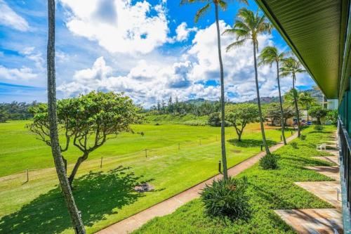 Gallery image of Oceanview Elegance with King Bed in Lihue