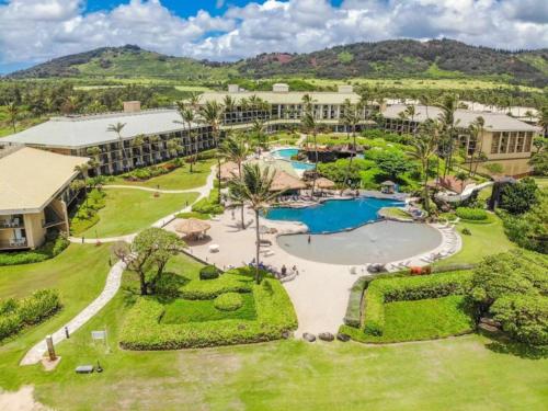 Gallery image of Oceanview Elegance with King Bed in Lihue