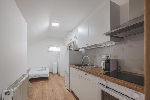 Flat Near Prague Castle Stylish & Prime Location 8