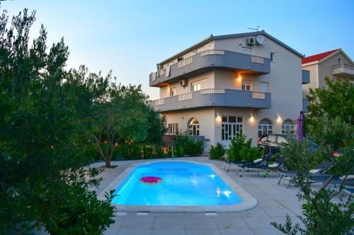 Apartmani Lucante