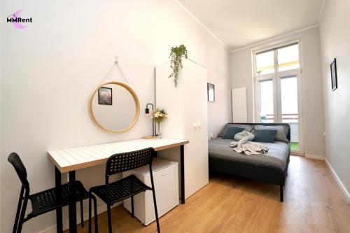 MMRent Shipyard Room