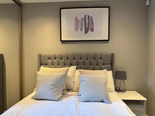 Balcony Free Parking Huge TV City Centre Apt photo 20