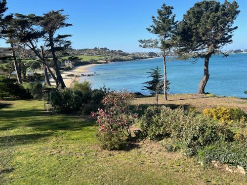 Belle maison familiale vue sur mer, accès direct à la plage