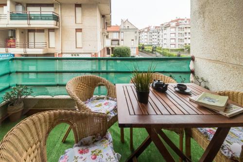 Noja mar y tierra con parking