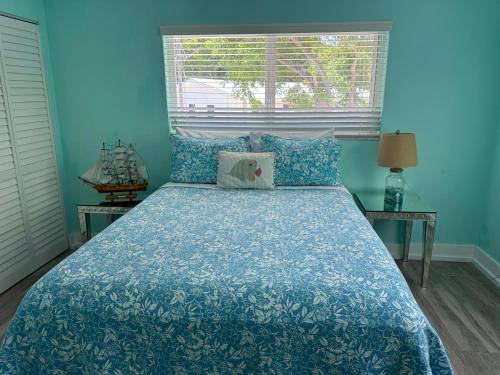 Una cama o camas en una habitación de Margaritaville