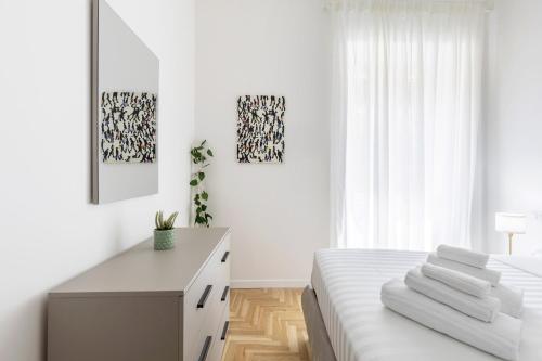 Hostly-The Montebello Suite-Near Trevi