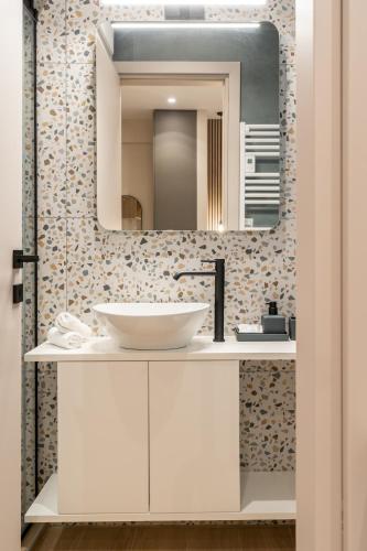 The Minion Elegant Suite Piraeus