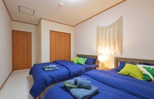 Entire 2nd floor, near the sea, tavern on the 1st floor, maximum 8 people, check out at 12 pm