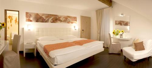 Afbeelding uit fotogalerij van Hotel America in Locarno