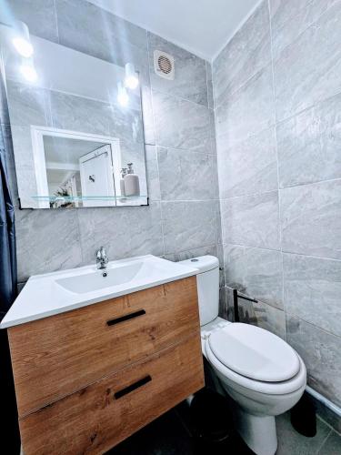 Photo de la galerie de l'établissement Charme Parfumé Studio 4 couchages clim, à Grasse