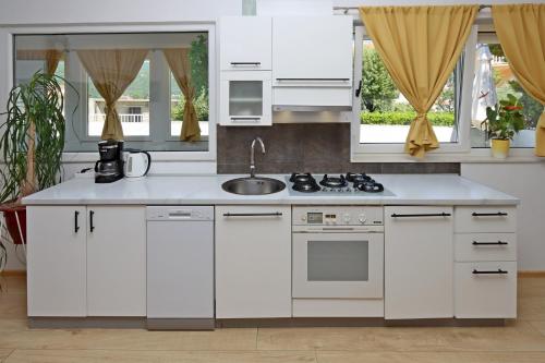 Holiday house with a parking space Novi Vinodolski - 17533