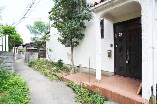 El edificio en el que está la casa vacacional