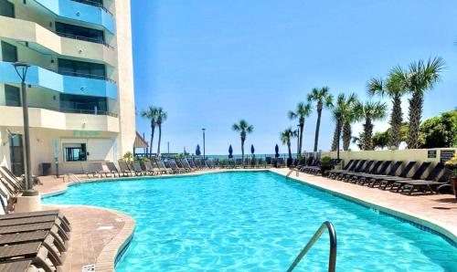 New ! Ocean Reef Resort-Unique Renovated Oceanfront Condo -Free parking - Amazing pools & Views photo 27