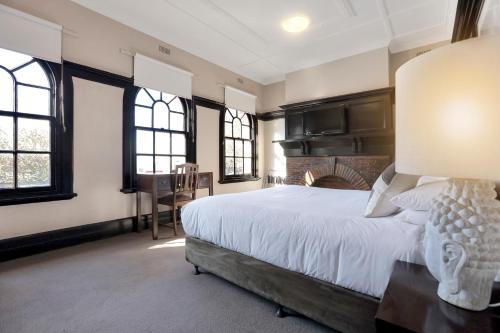 Postel nebo postele na pokoji v ubytování Hotel Warrnambool