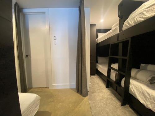 Ένα ή περισσότερα κρεβάτια σε δωμάτιο στο Konayuki Apartment 4